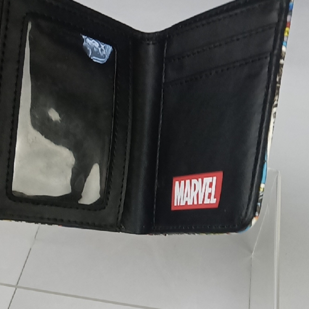 Marvel Trifold Wallet. - Picture 7 of 13